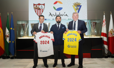 Los presidentes de Sevilla FC y Cádiz, con Antonio Sanz