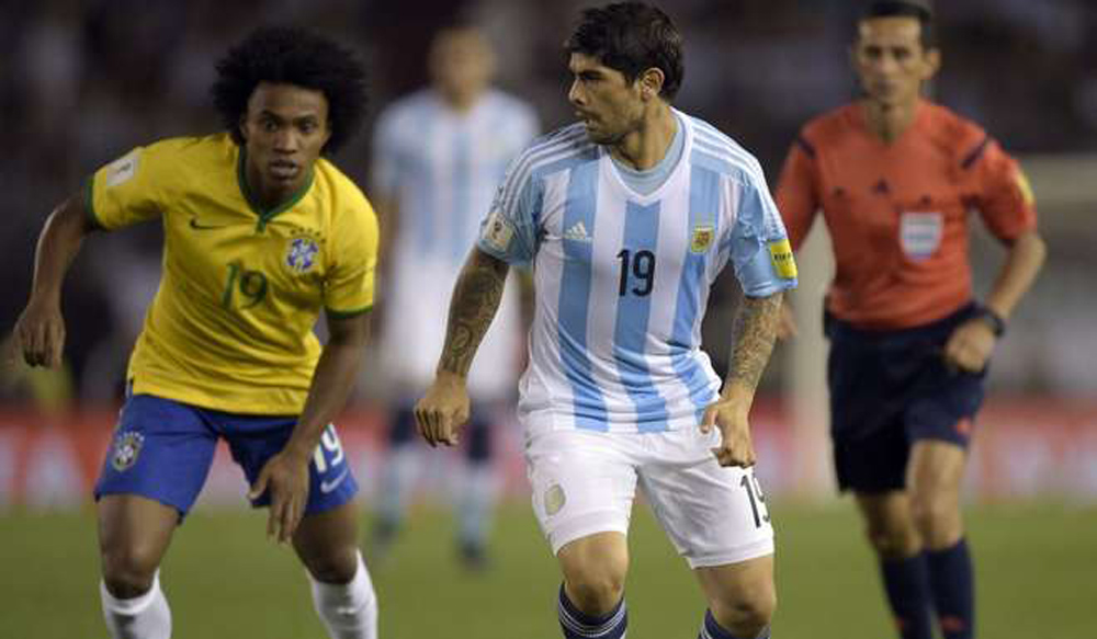 Banega en el partido entre Argentina y Brasil