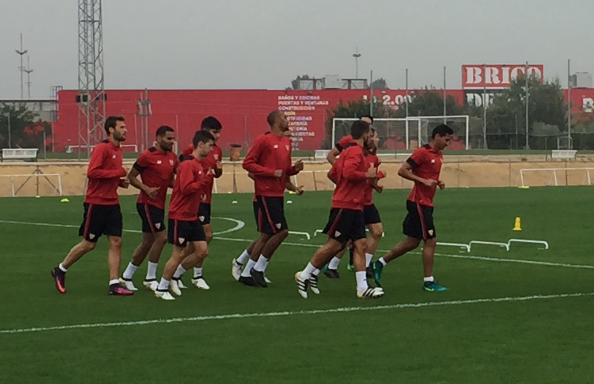 Jugadores del Sevilla FC en el entrenamiento del 20 de octubre