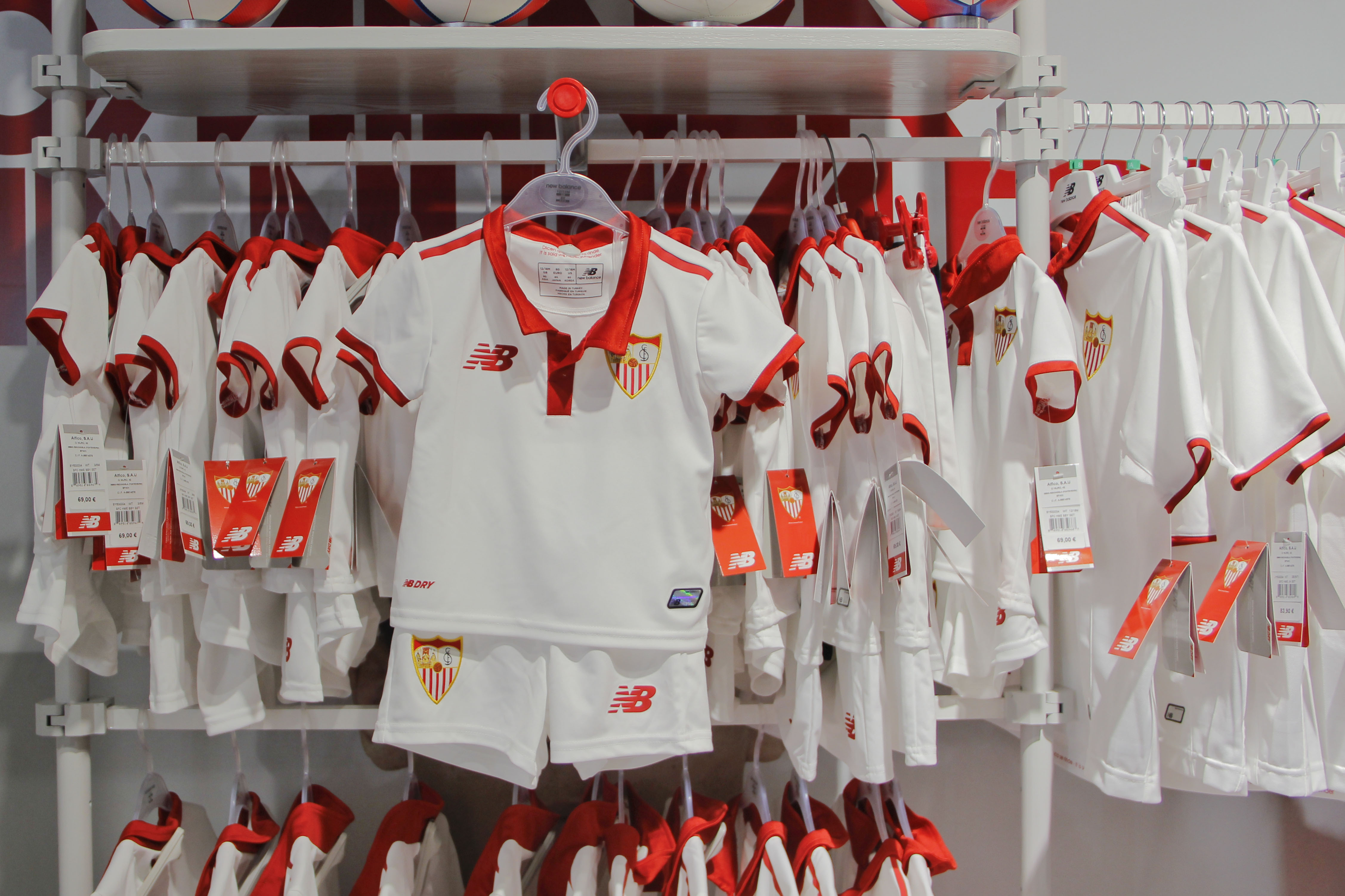 Minikit del Sevilla FC