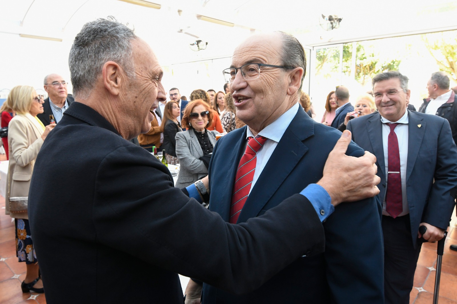 El presidente José Castro y Joaquín Caparros asisten al 40 aniversario de la PS Aruncitana de Morón de la Frontera