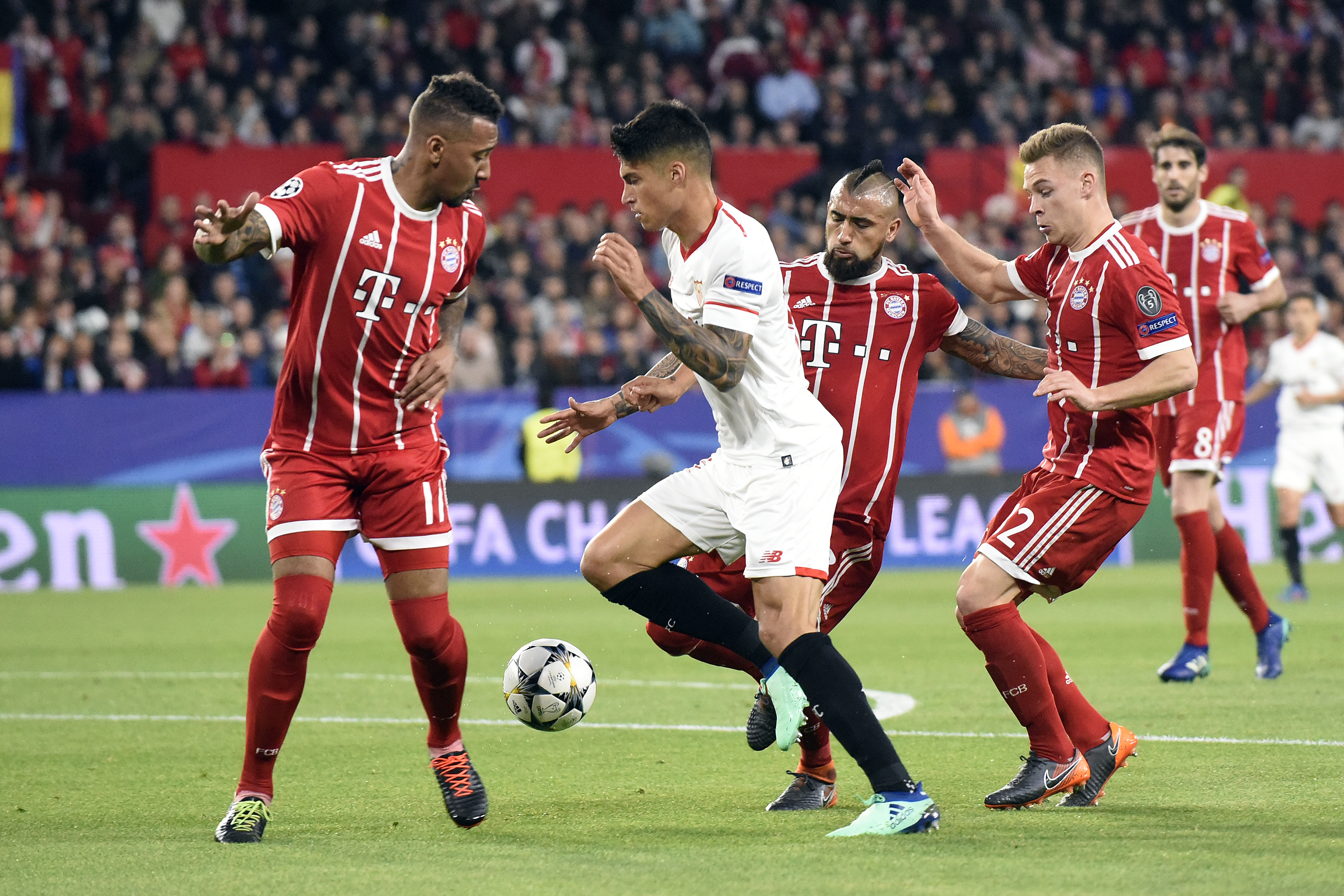 Correa supera a jugadores del Bayern Múnich en la ida de cuartos de Champions