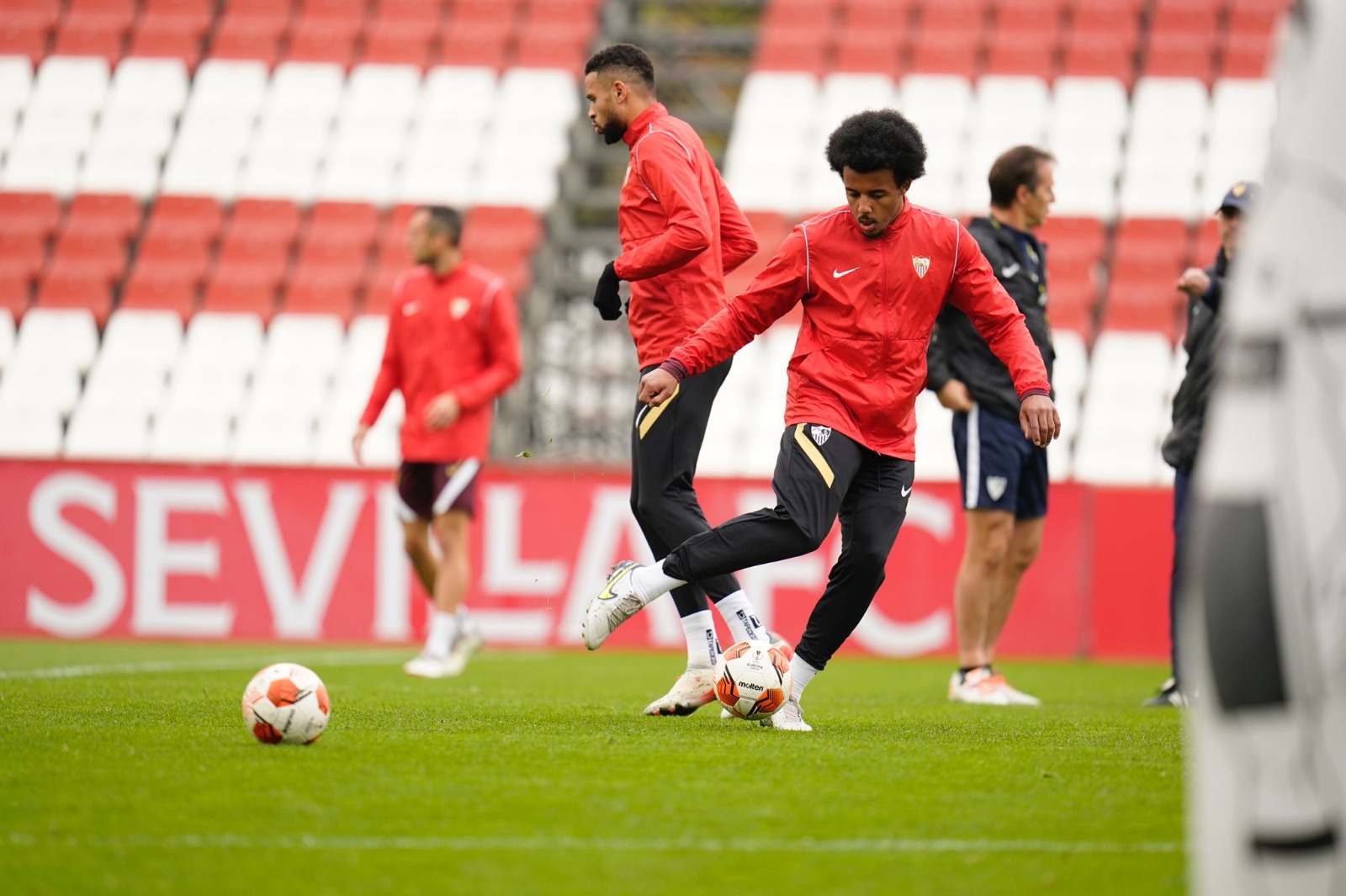 El Sevilla FC trained on Wednesday at the training ground