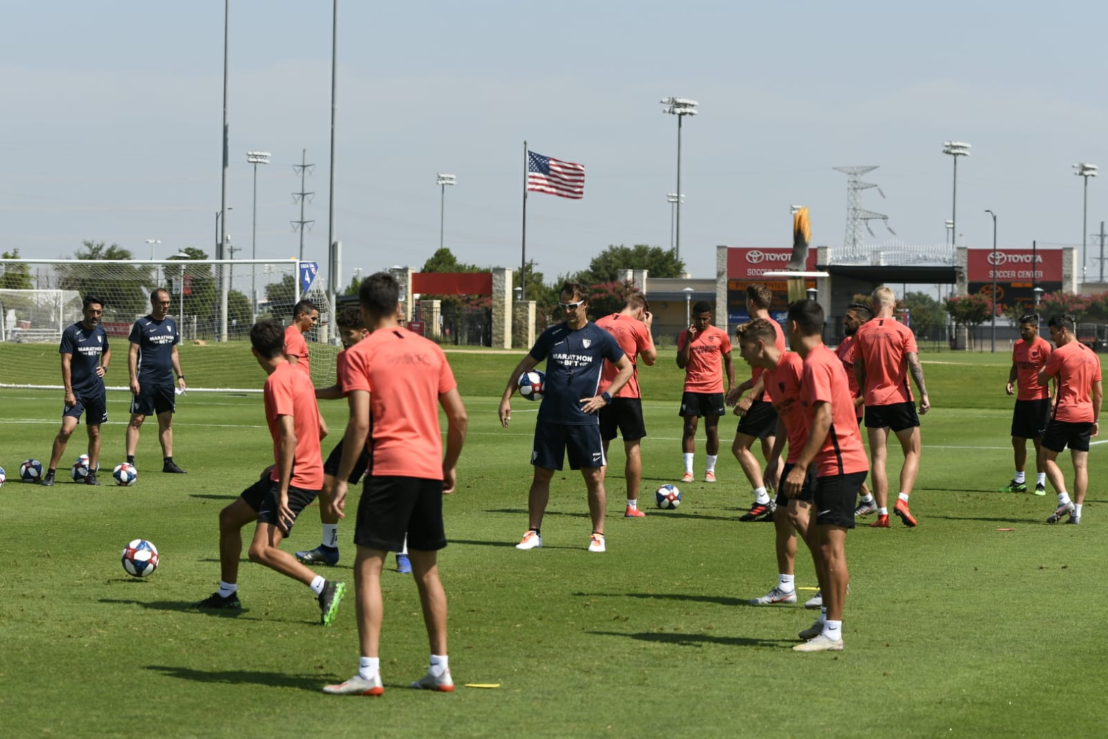 Entrenamiento del Sevilla FC en Dallas 