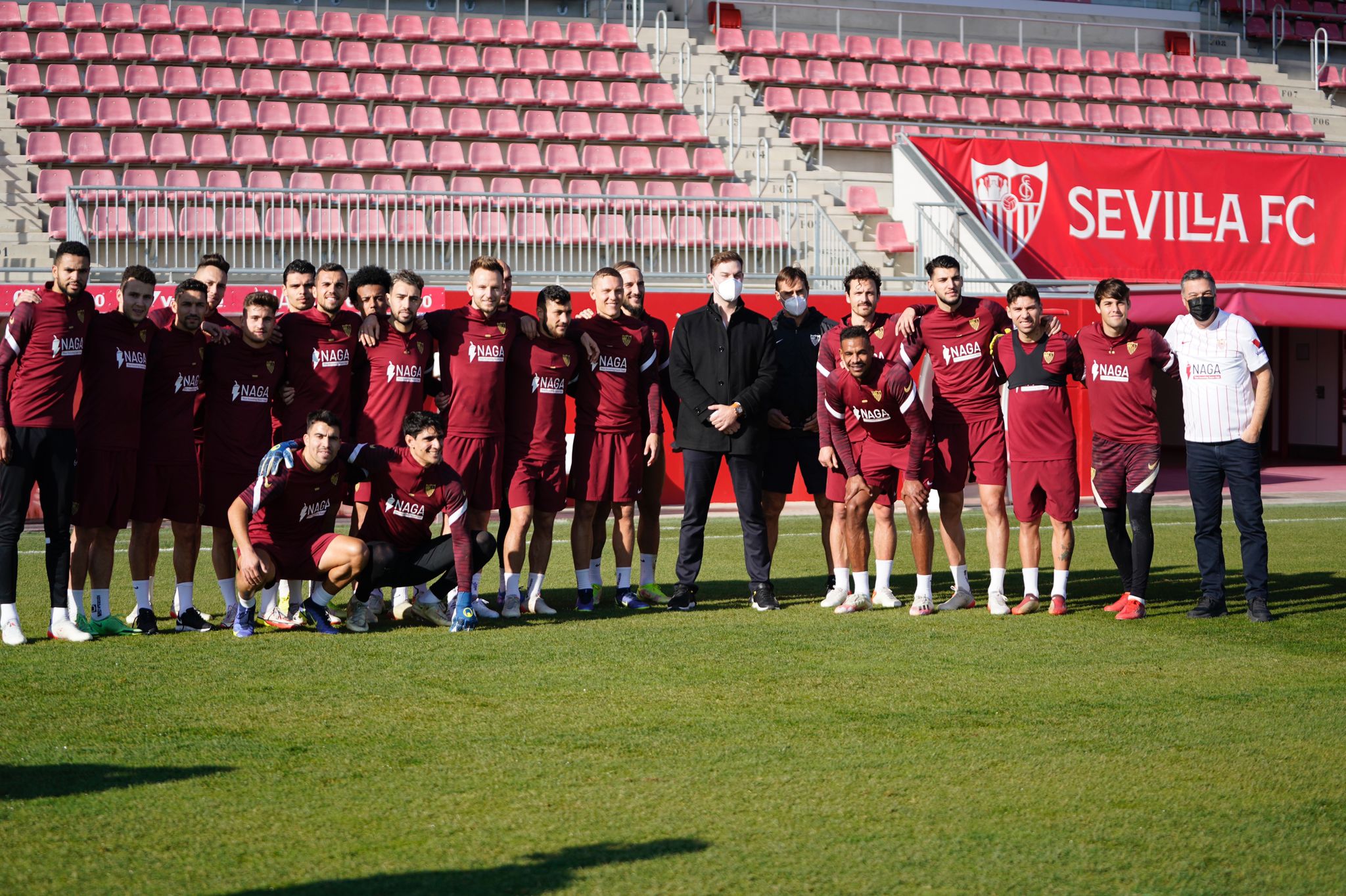 Visita de Ben Bilski, CEO de NAGA, a un entrenamiento del Sevilla FC