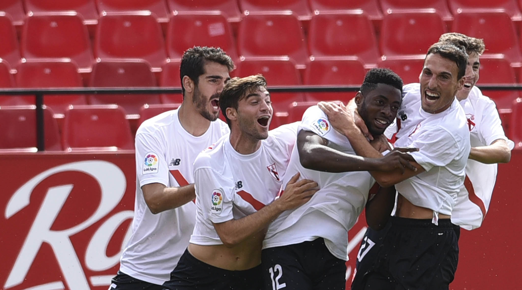 Yan Eteki celebra su gol ante el Real Valladolid 