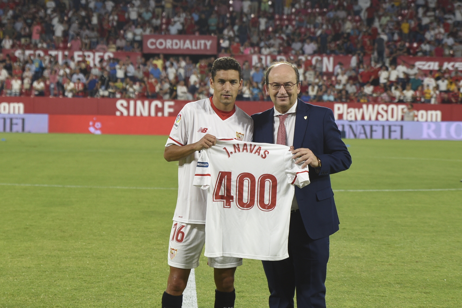 Jesús Navas y el presidente del Sevilla FC