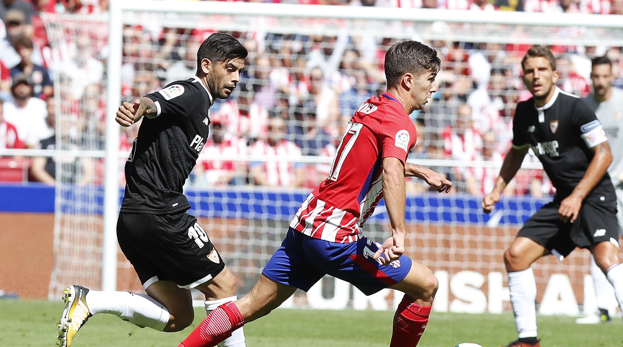 Carriço observa una acción ante el Atlético de Madrid