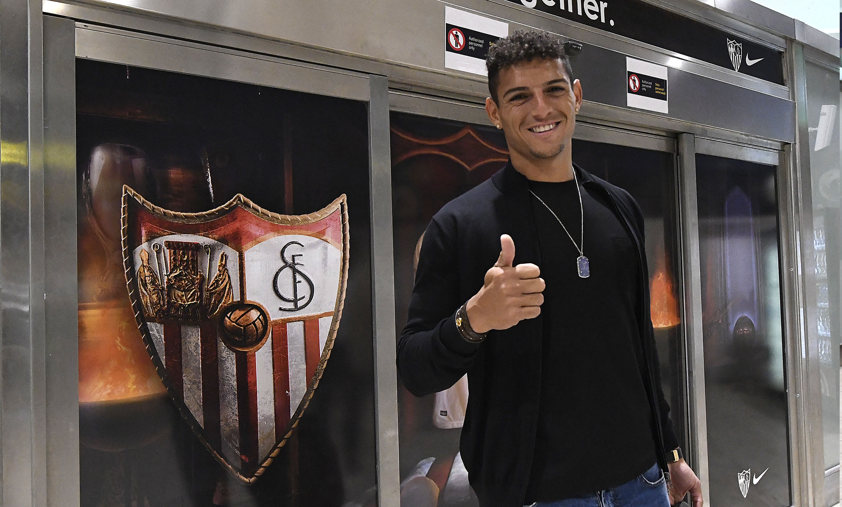 Arrival of Diego Carlos in Seville