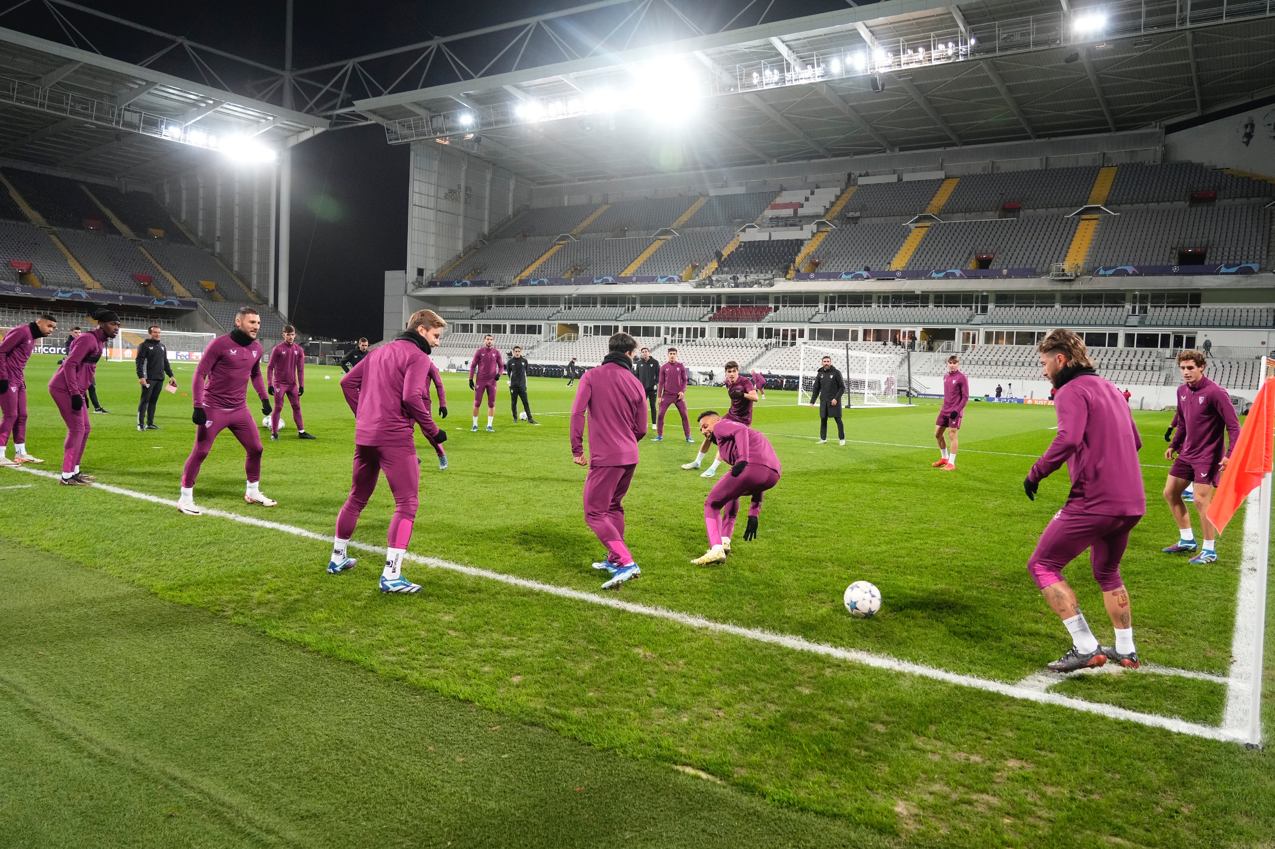 Training at the Stade Bollaert-Delelis
