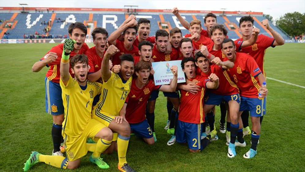 Spain celebrate at the under-17 Euros