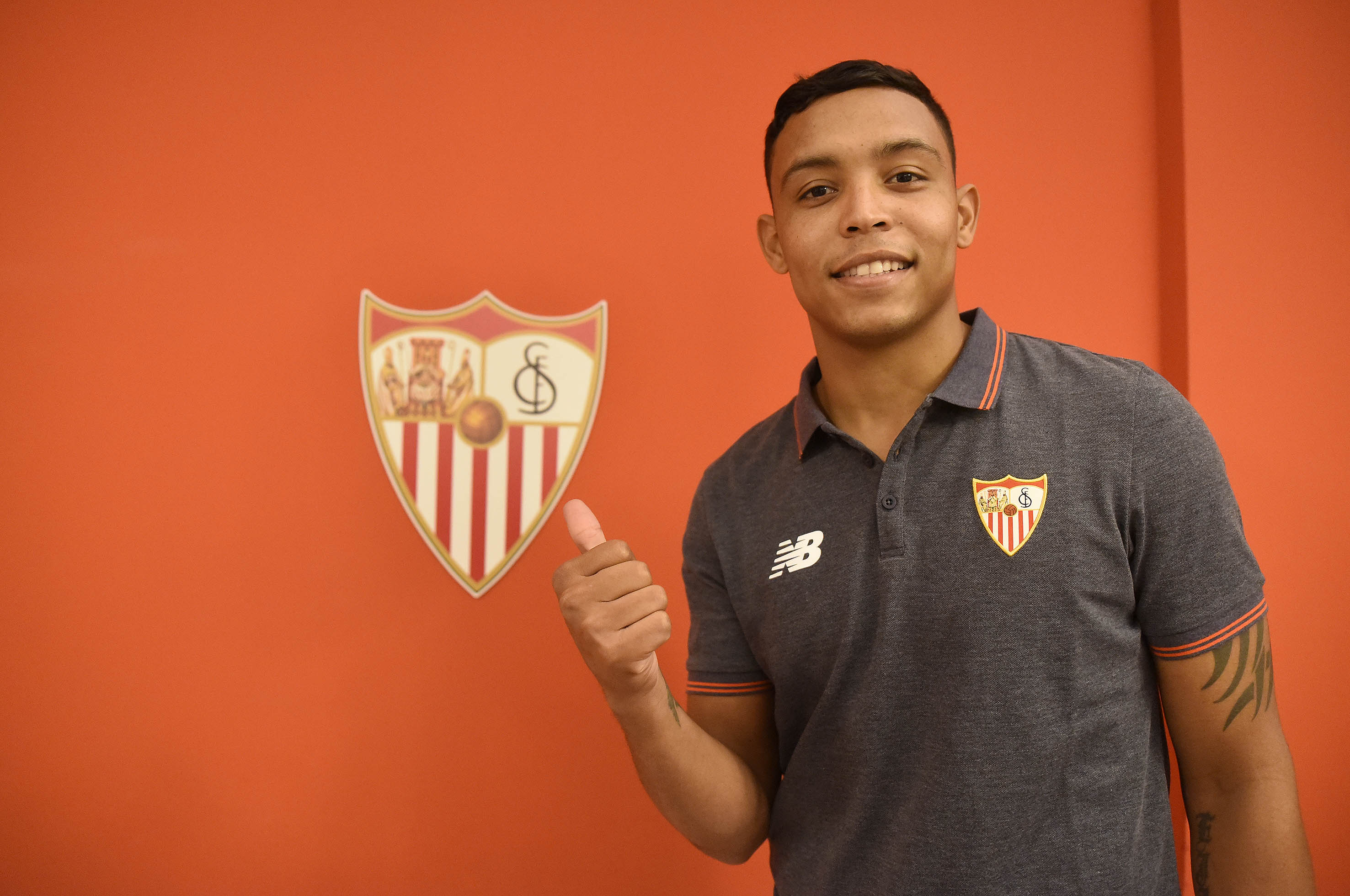 Luis Muriel firma por el Sevilla FC