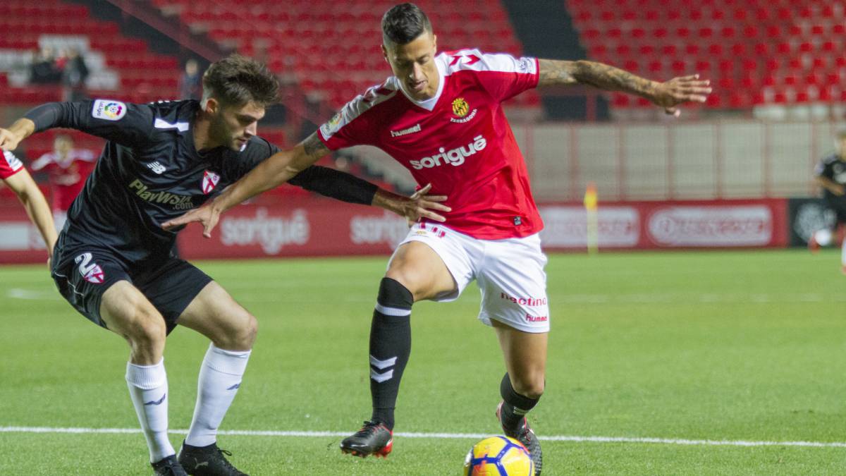 David Carmona del Sevilla Atlético ante el Nastic