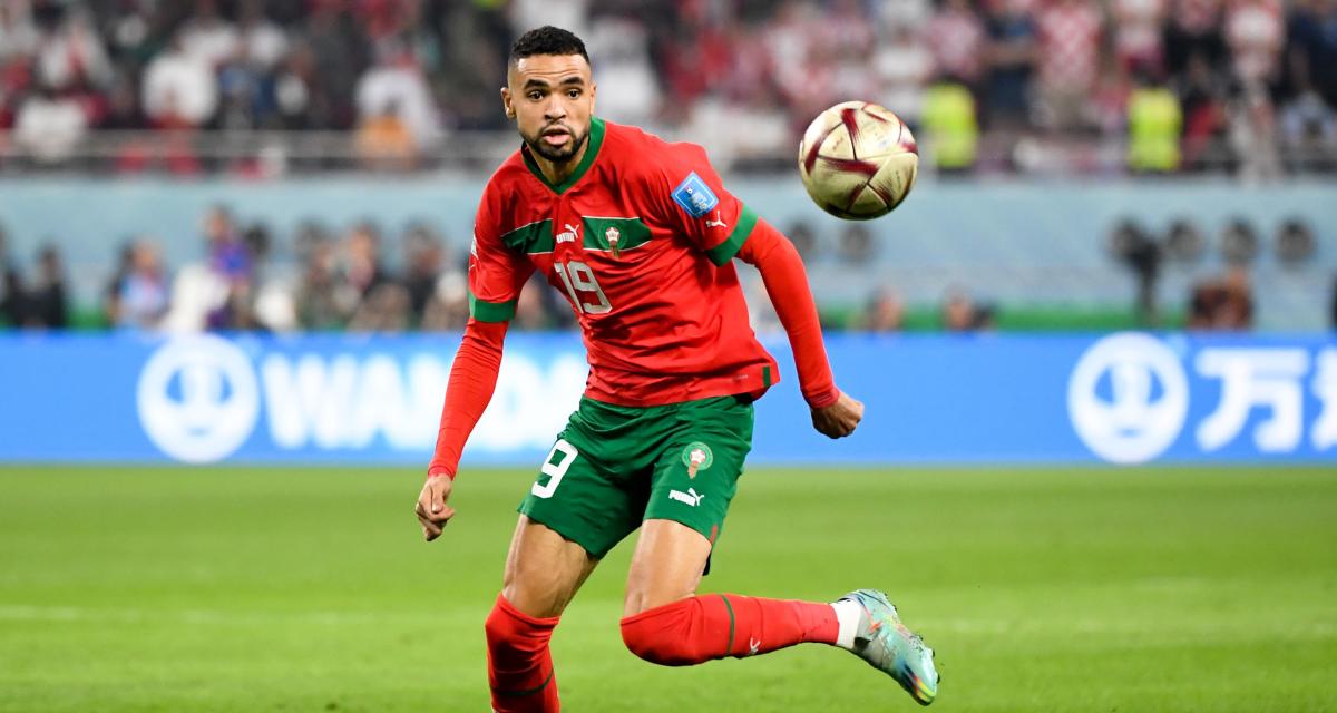 En-Nesyri playing for Morocco