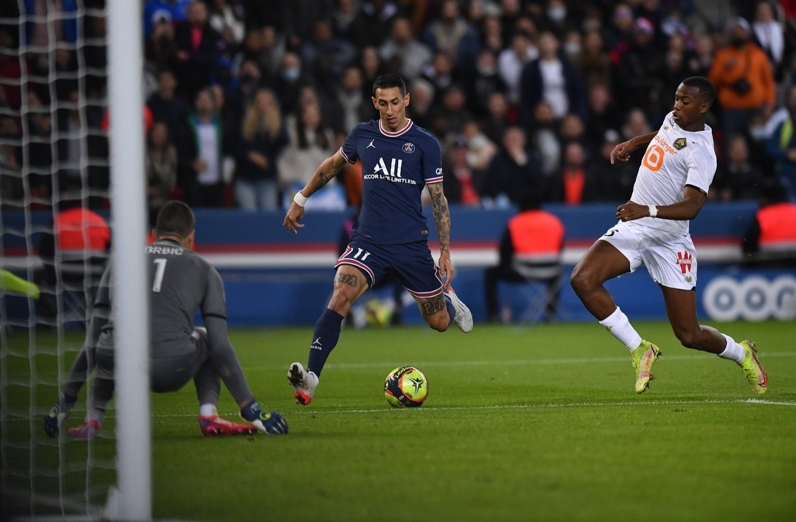 Di María marca el gol de la victoria frente al Lille