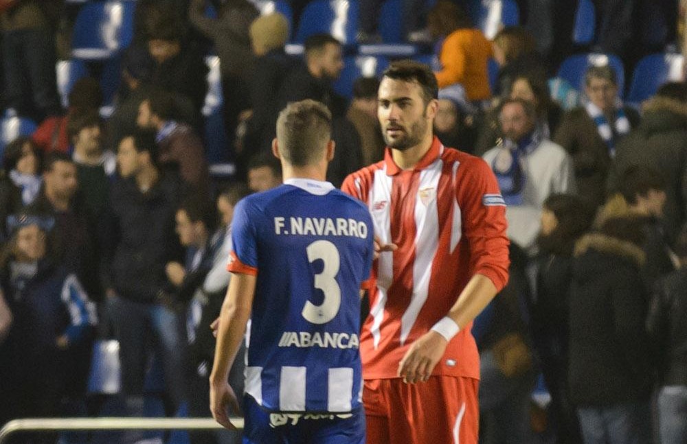 Iborra y Fernando Navarro en el Deportivo-Sevilla FC