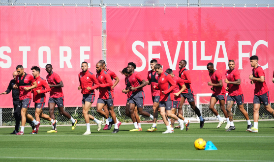 Entrenamiento del Sevilla FC el 21 de abril