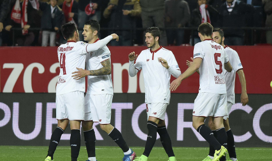 Celebración del segundo gol del Sevilla FC ante el Eibar