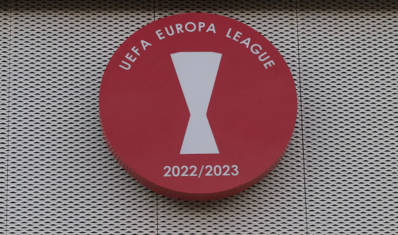 Insignia de la séptima UEFA Europa League en el Ramón Sánchez-Pizjuán
