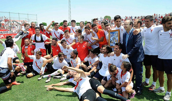 Imagen de la celebración del ascenso a Segunda División del Sevilla Atlético