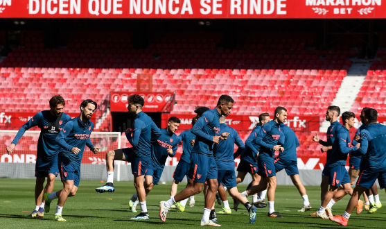 Entrenamiento del Sevilla FC en el Estadio