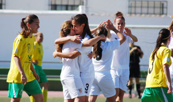 Celebración de un gol del Sevilla Femenino
