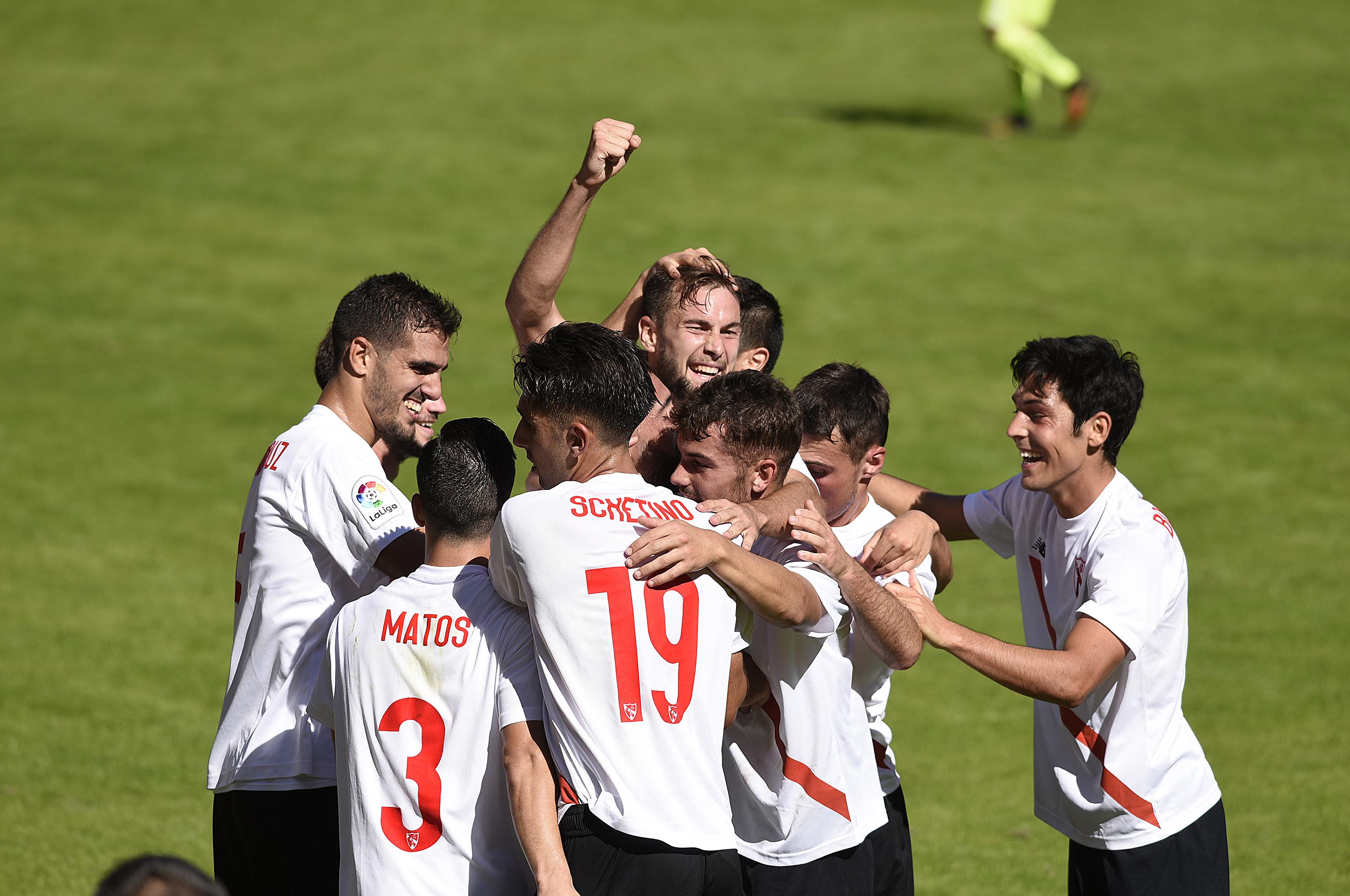 Celebración de un gol del Sevilla Atlético
