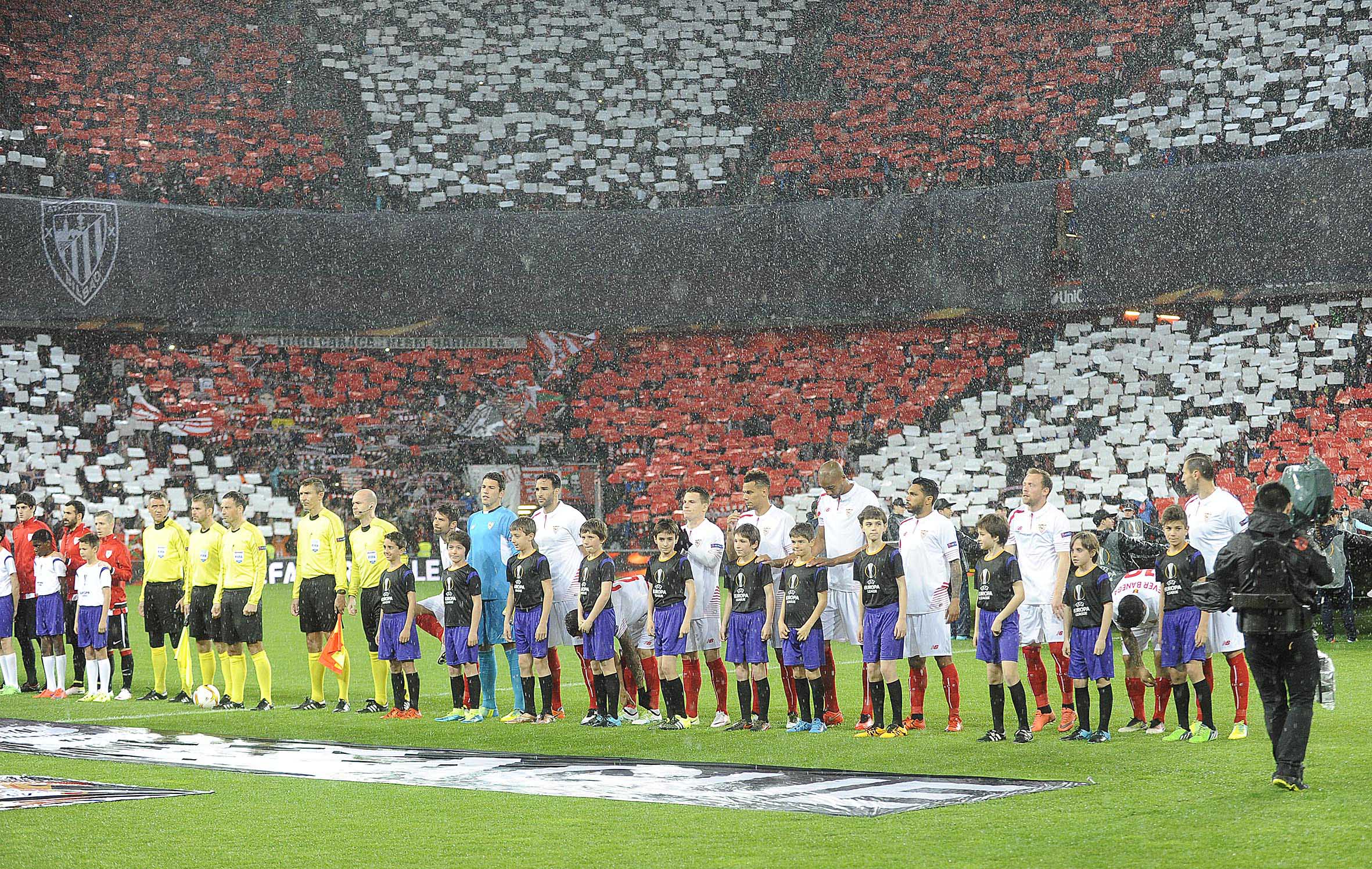El Sevilla FC disputa un partido europeo en San Mamés