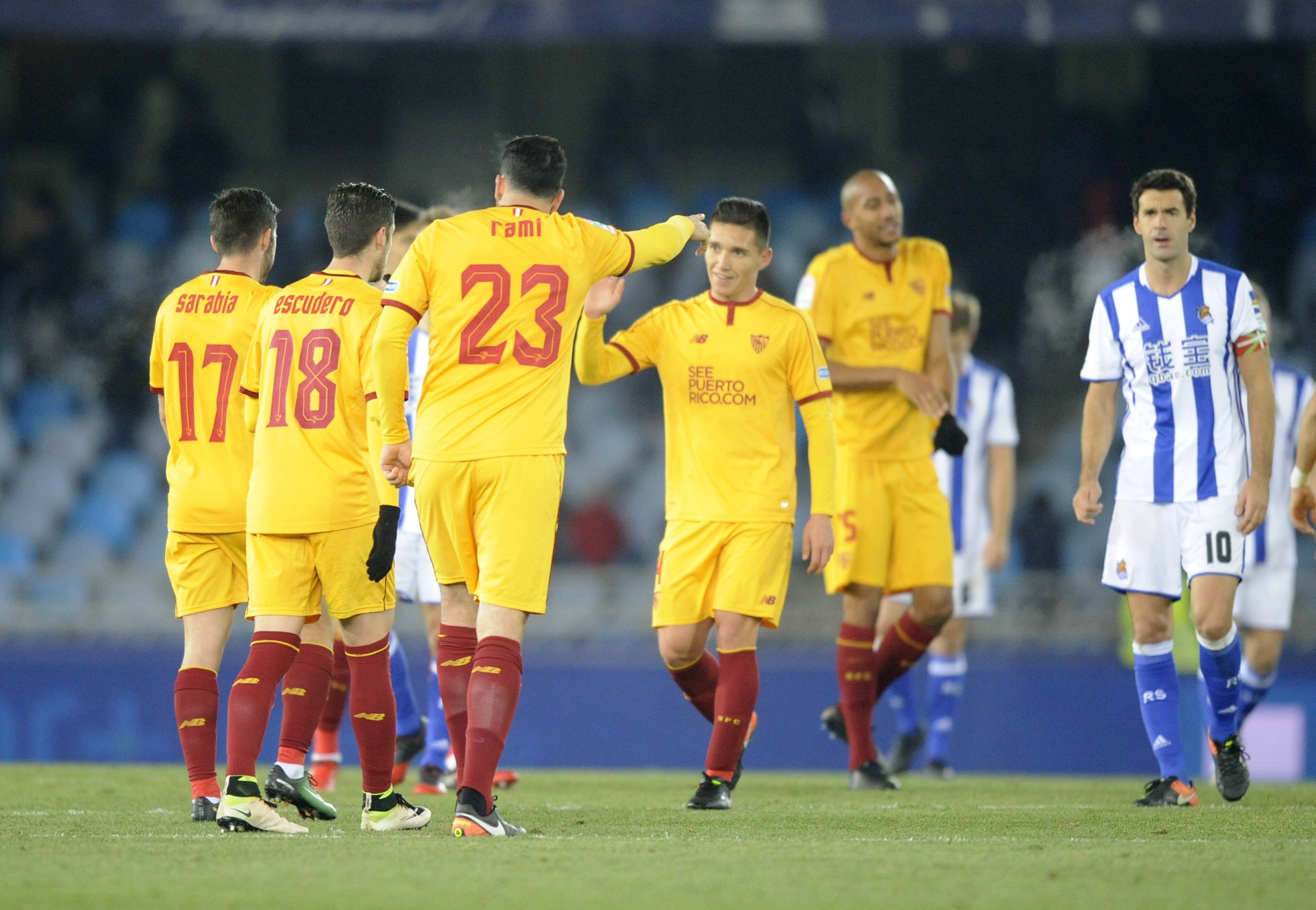 Celebración de gol del Sevilla FC en Anoeta