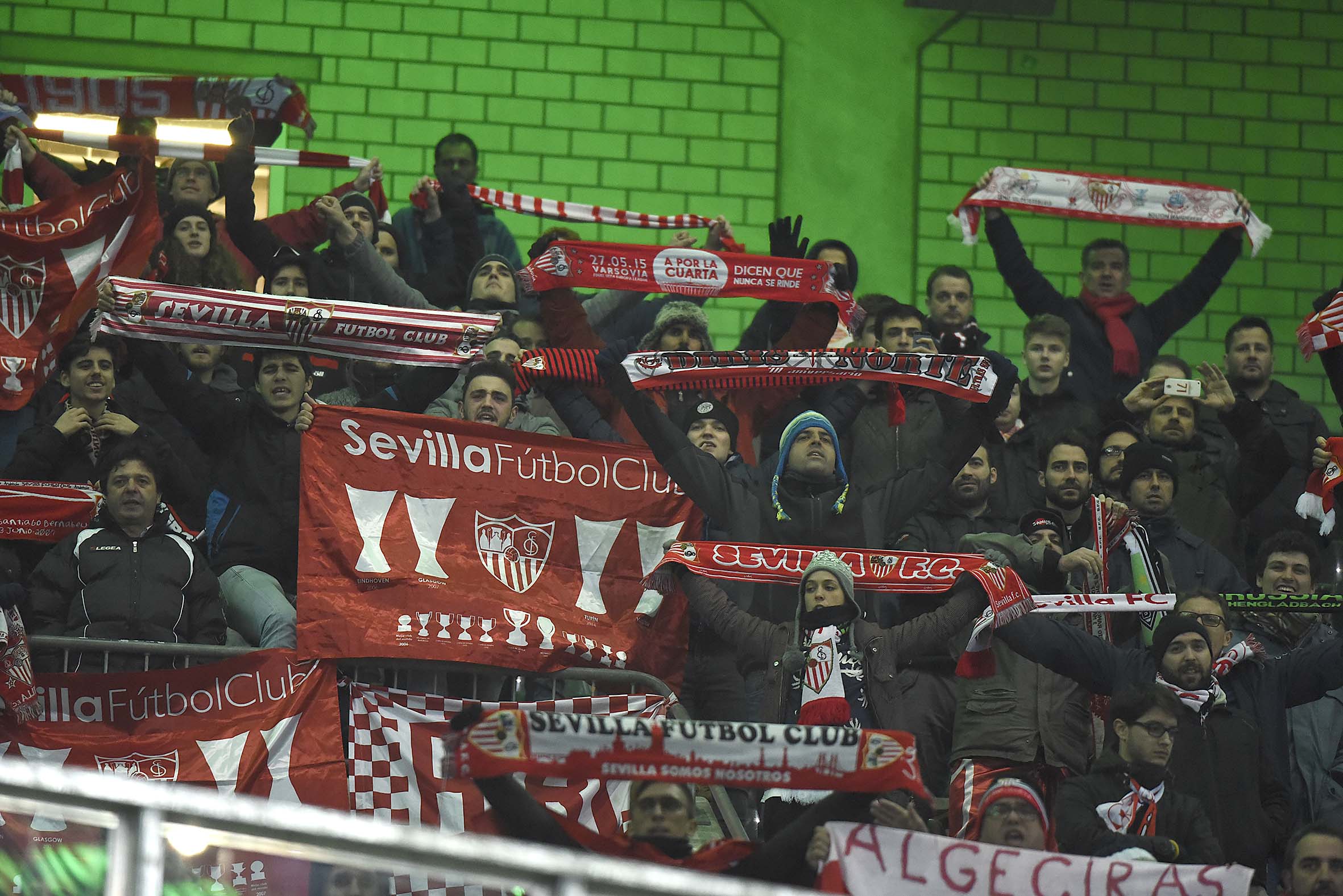Aficionados del Sevilla FC en el Borussia-Park