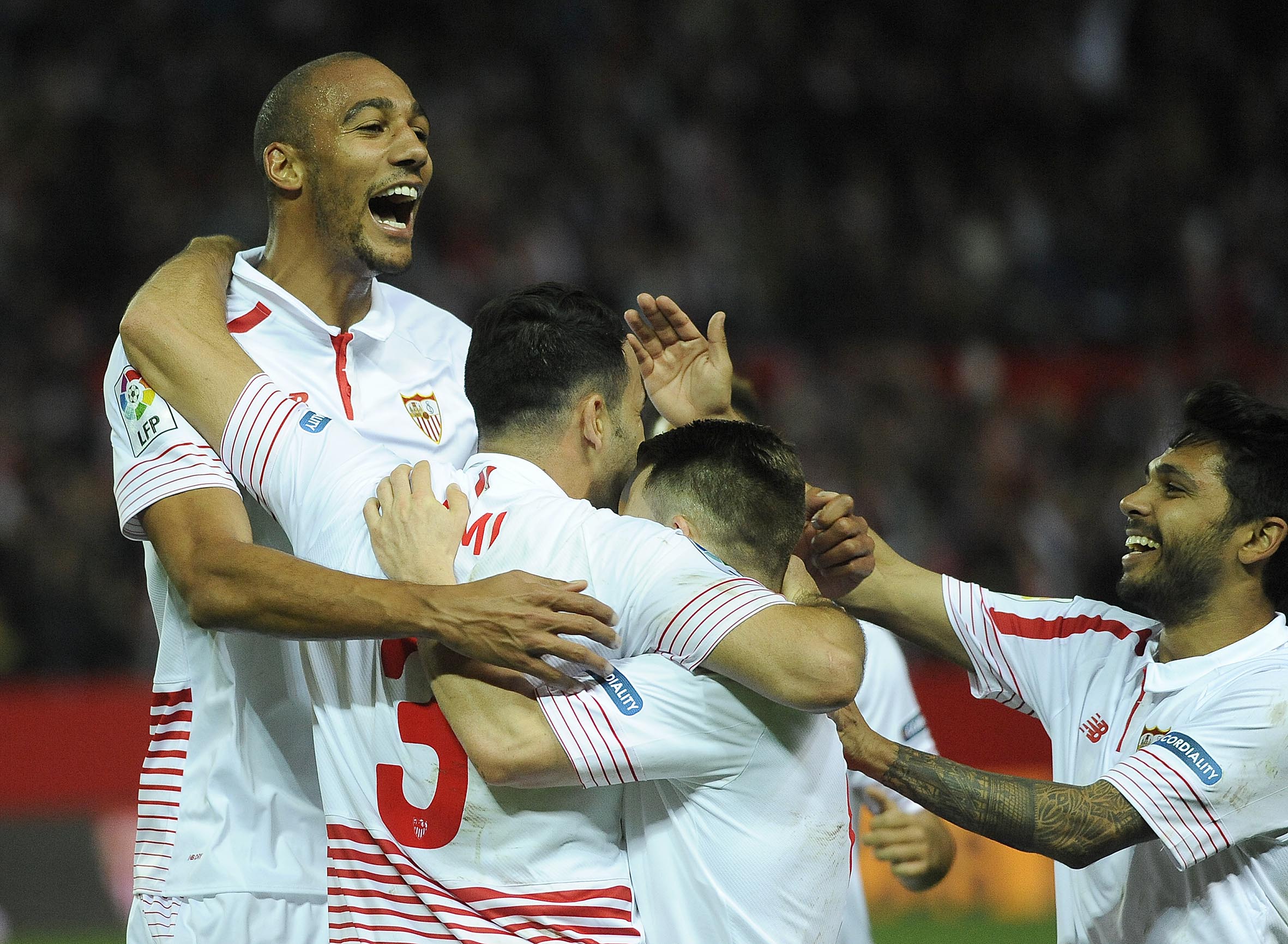 Los jugadores celebran un gol en el Sevilla FC-Celta