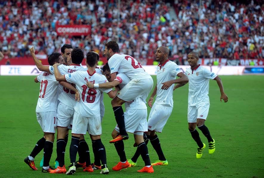 Celebración del gol de Carlos Fernández 