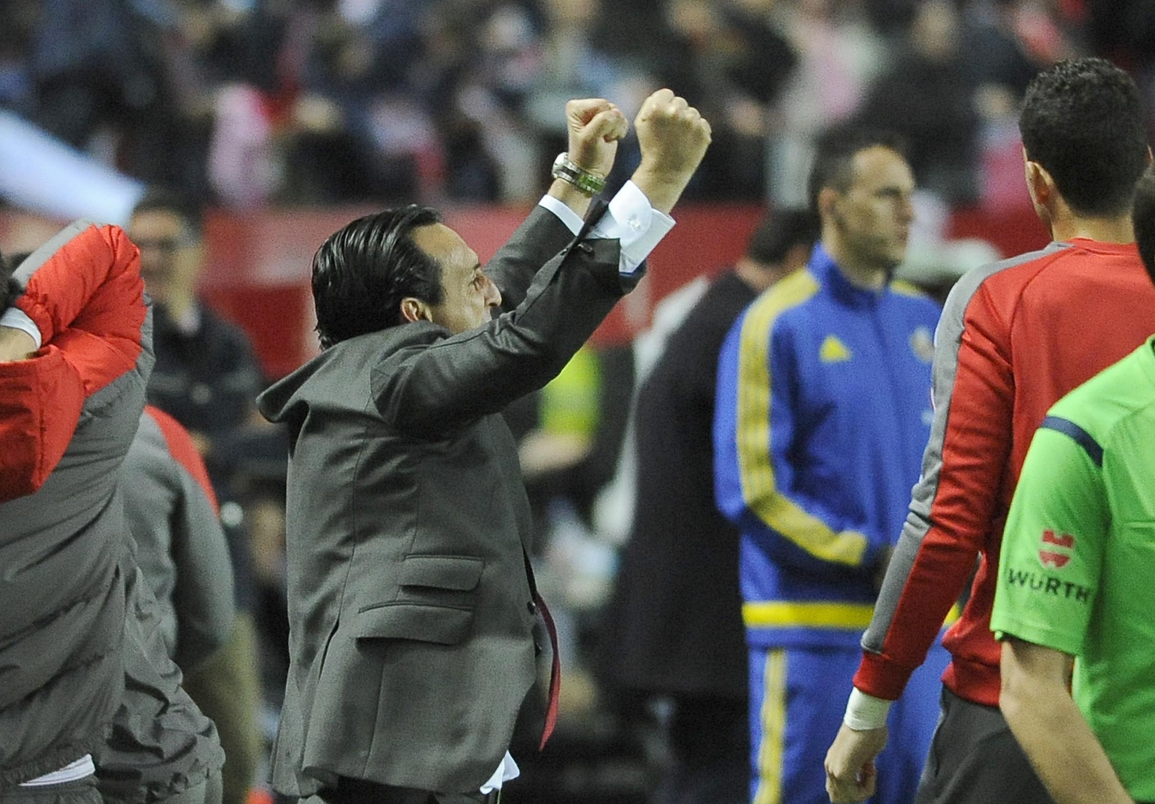 Emery alenta a sus jugadores en el Sevilla FC-Celta