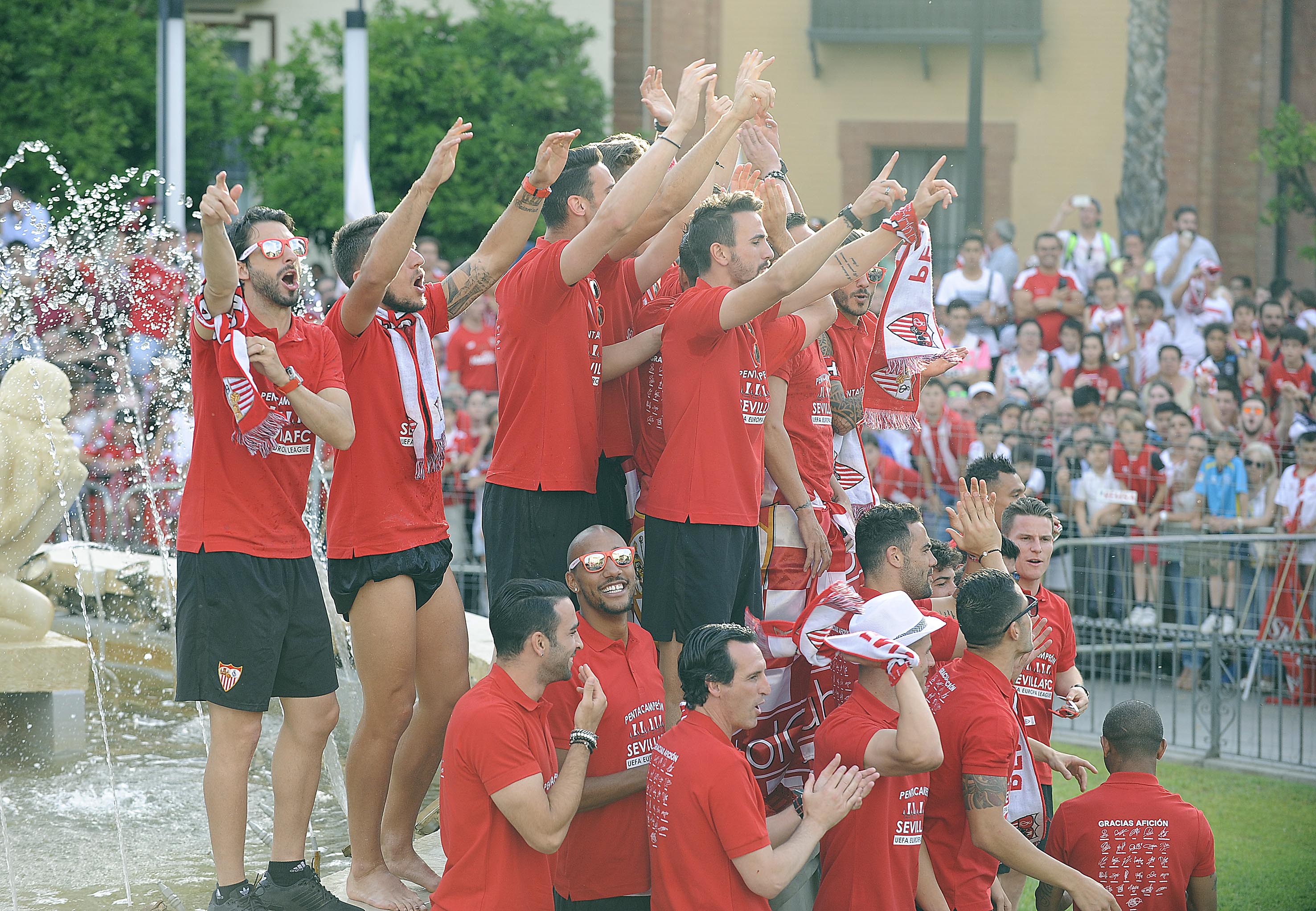 Celebración del Sevilla FC en la Puerta de Jerez