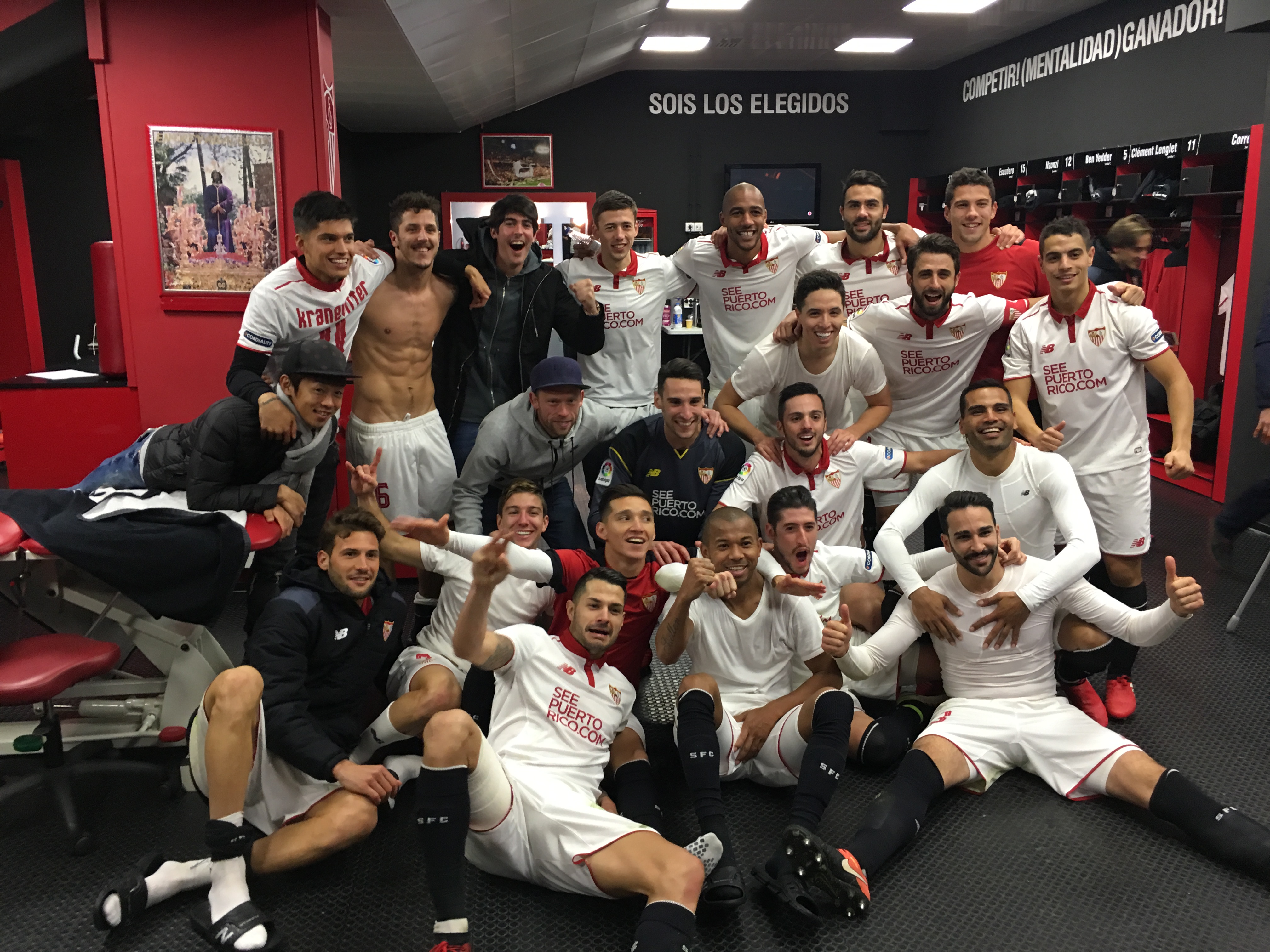 Vestuario del Sevilla FC tras la victoria ante el Madrid