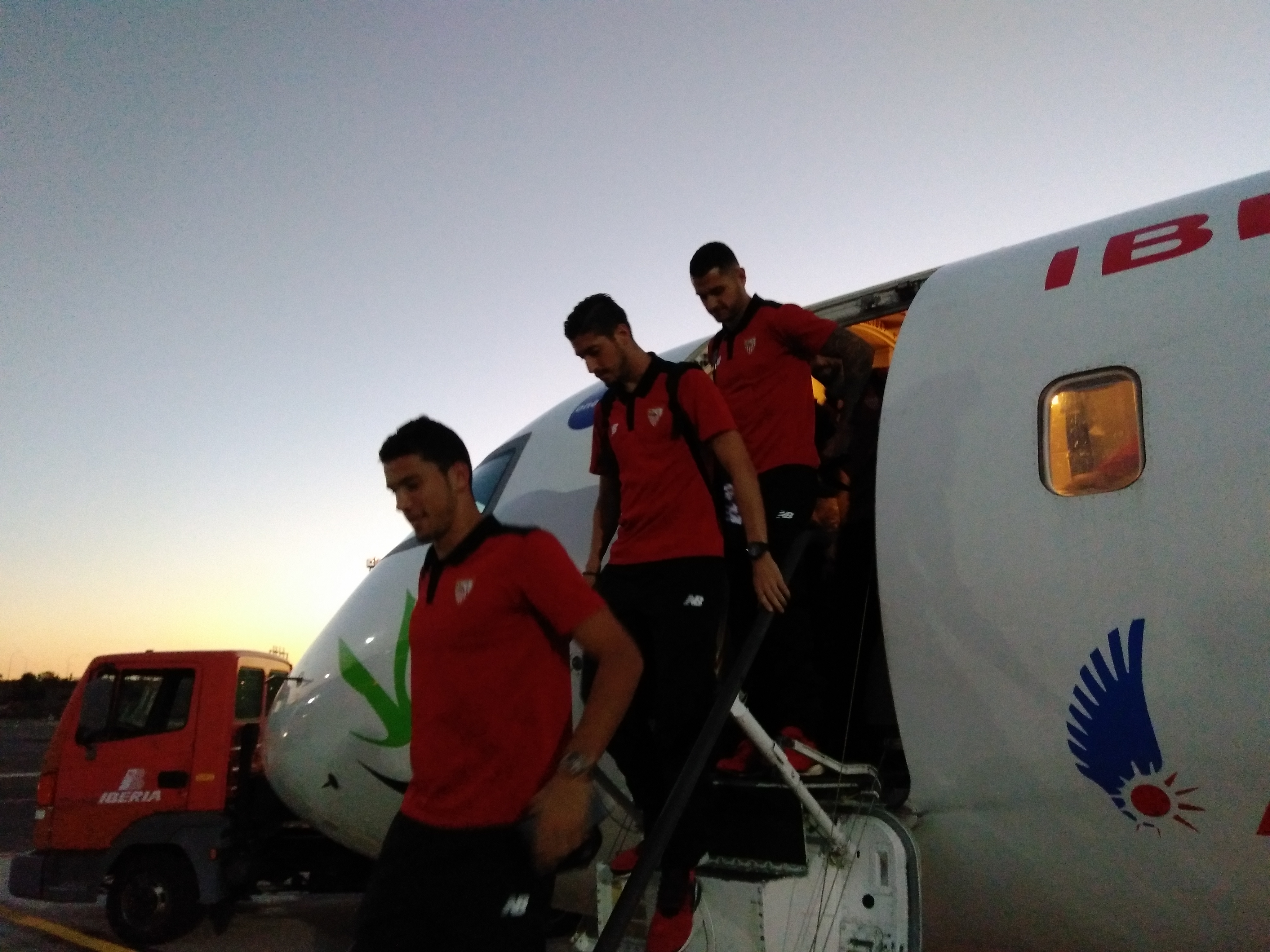 El Sevilla FC aterriza en Barajas