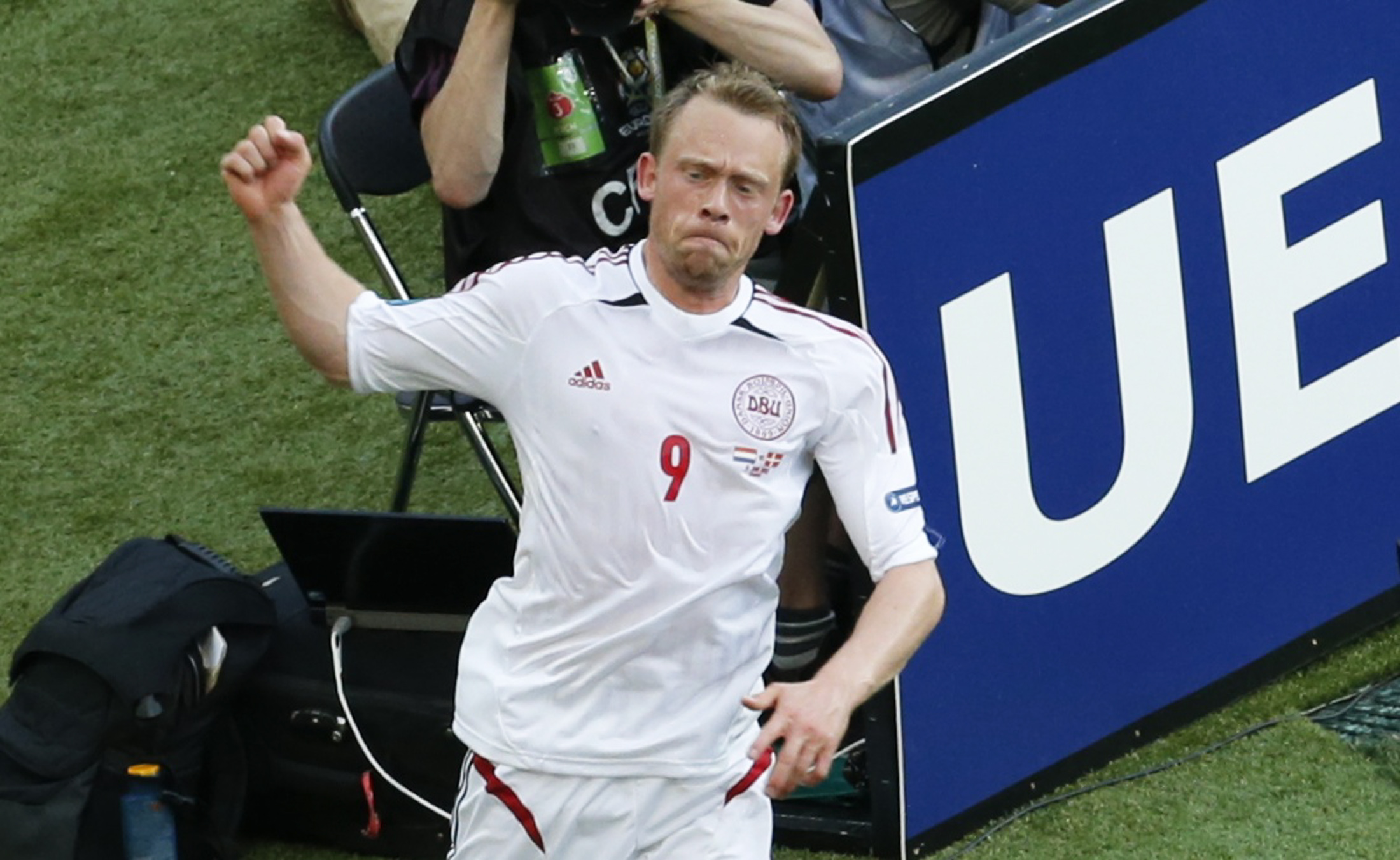 Krohn-Dehli en un partido con la selección de Dinamarca