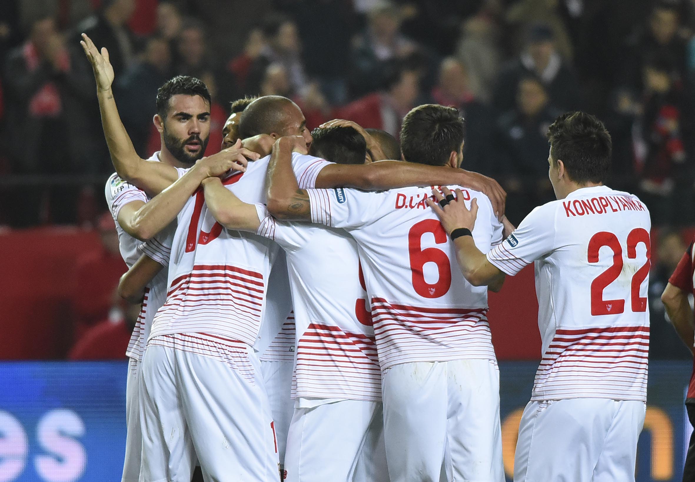 Celebración del primer gol en el Sevilla FC-CD Mirandés
