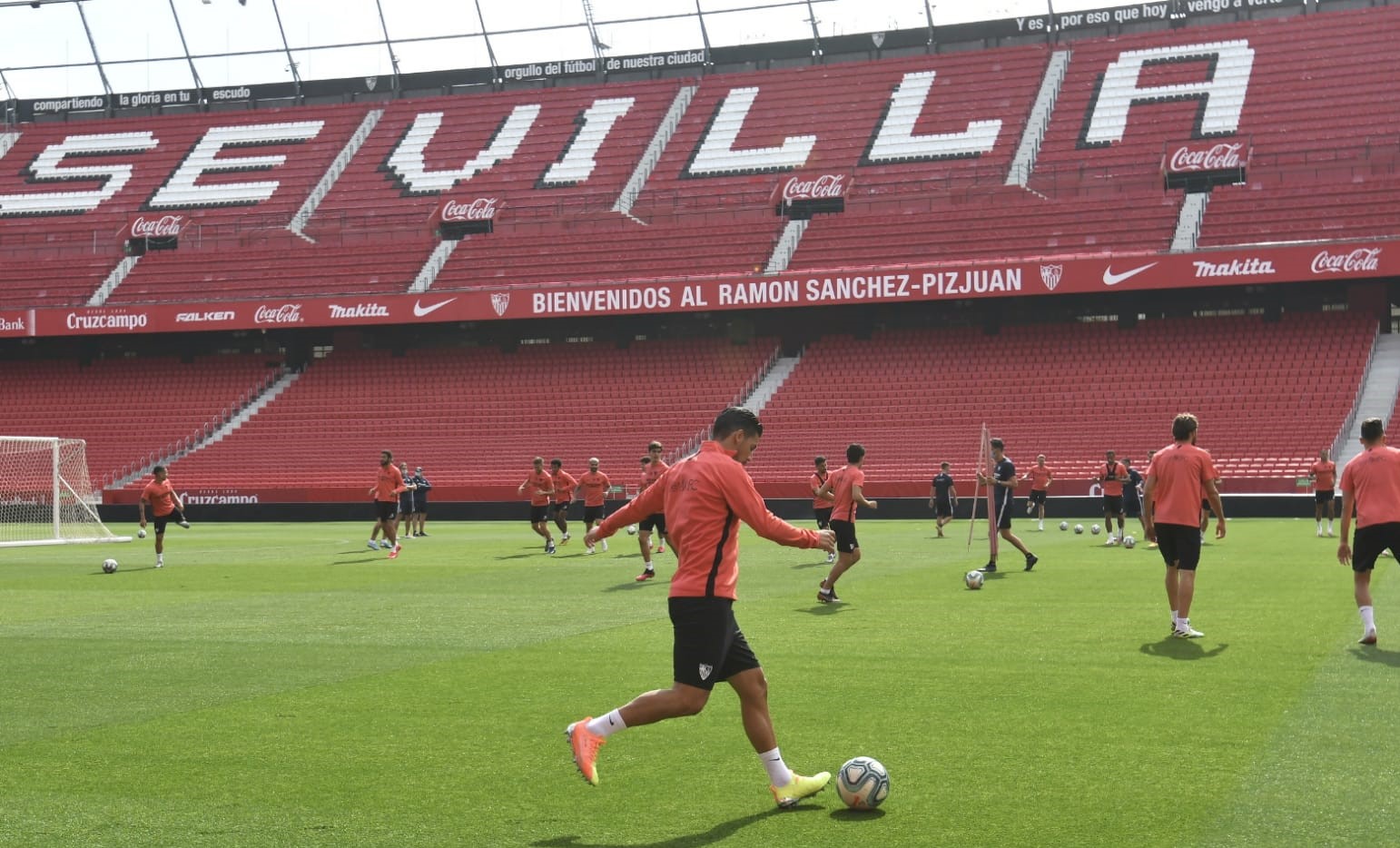 Entrenamiento del Sevilla FC en el Sánchez-Pizjuán el 10 de junio