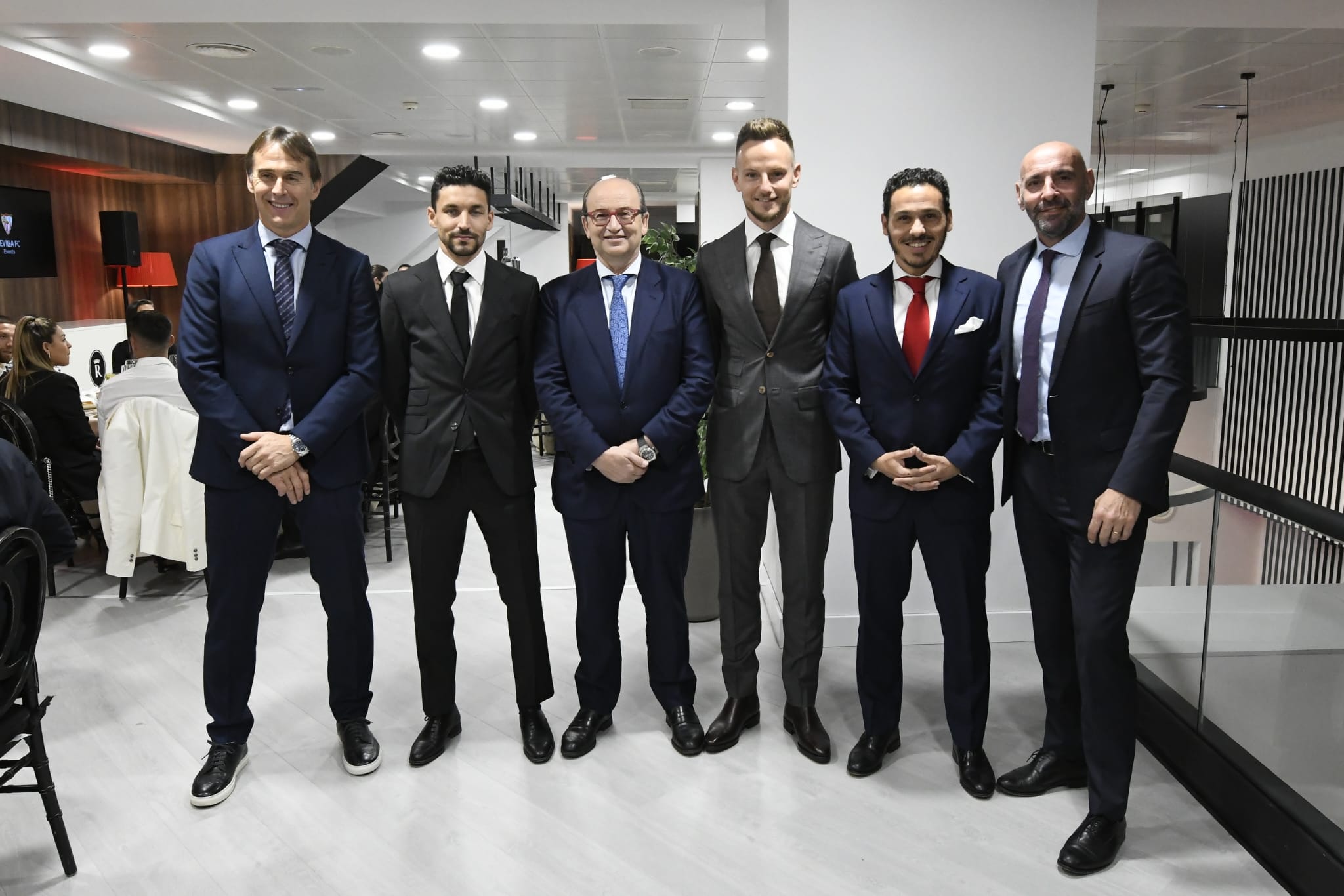 The president, vicepresident and Monchi pose together with the Sevilla FC captains