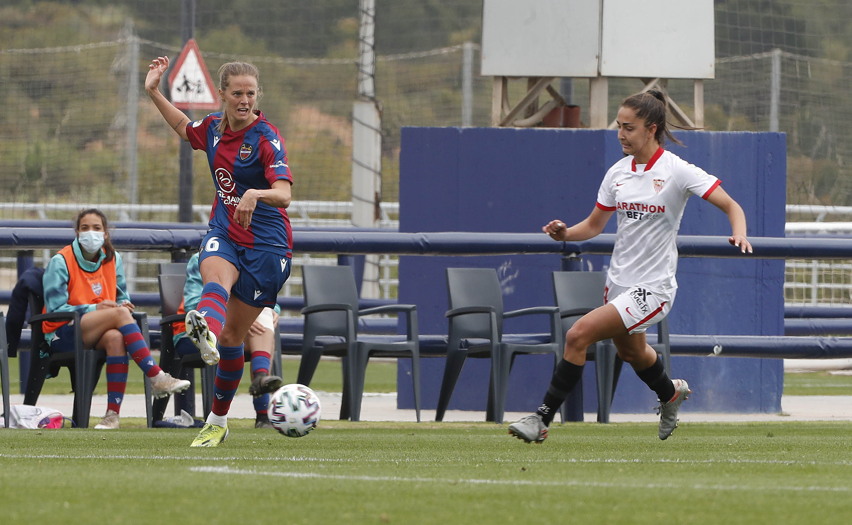 El Femenino Cae Ante El Levante UD Pese A Mirarle A La Cara | Sevilla FC