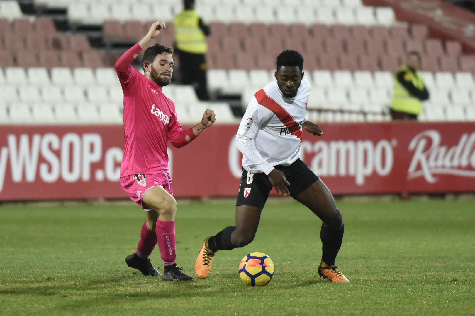 Yan Eteki del Sevilla Atlético ante el Córdoba