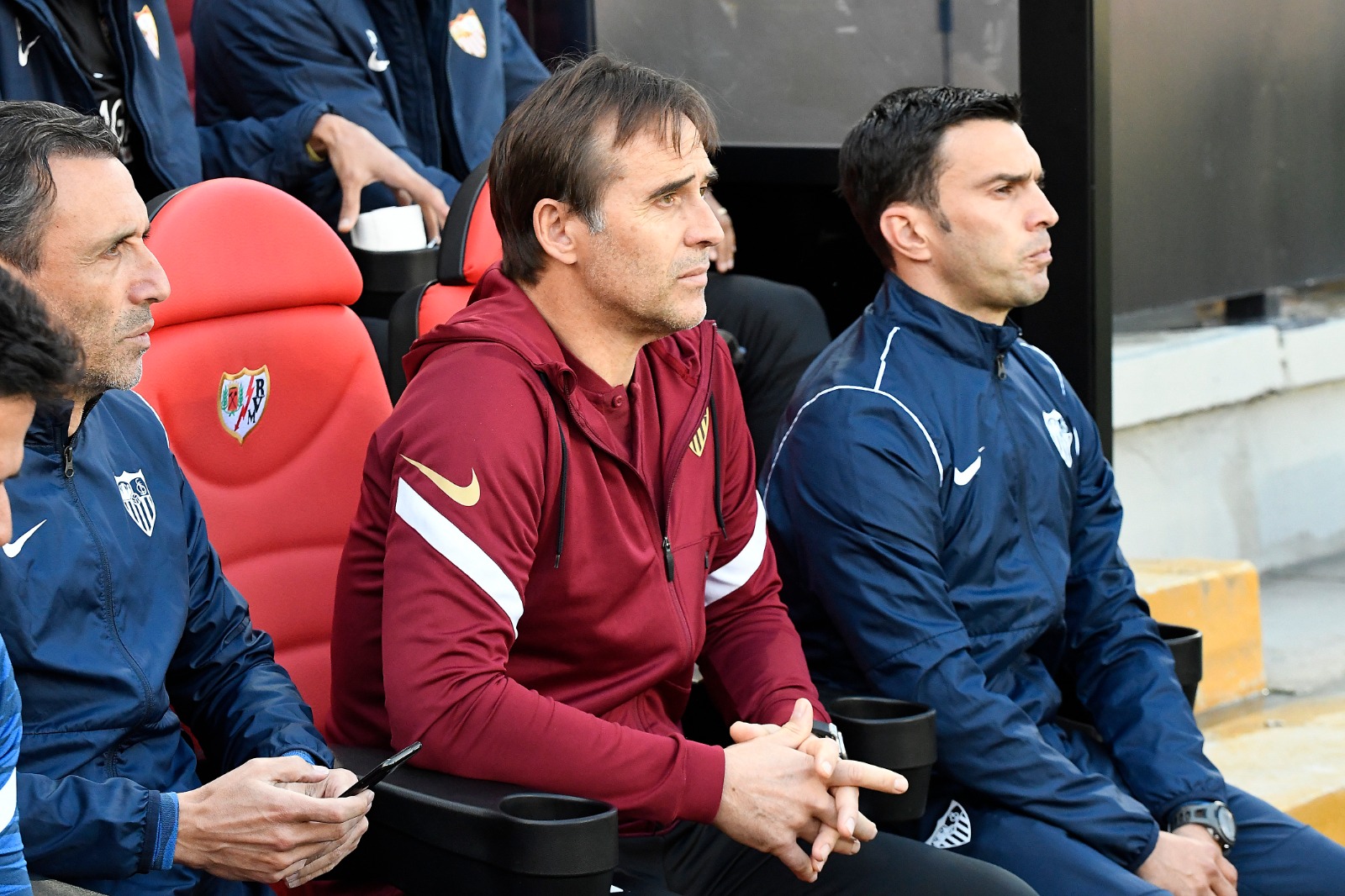 Julen Lopetegui in the dugout at Rayo Vallecano