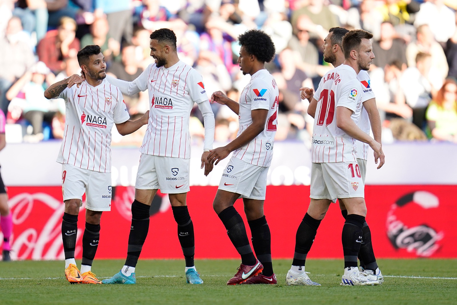 El Sevilla FC celebra un gol ante el Levante UD