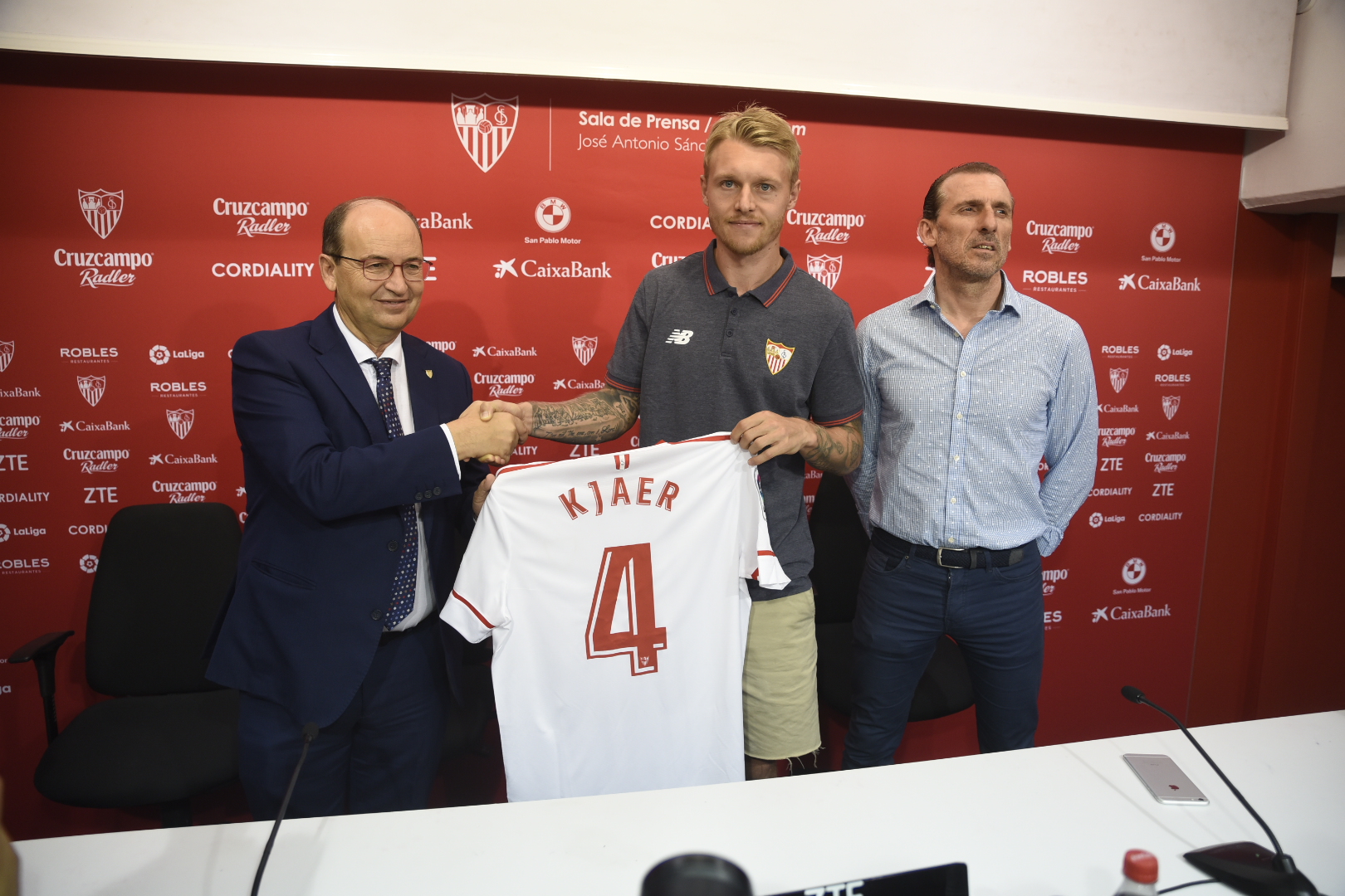Kjaer is now a new Sevilla FC player