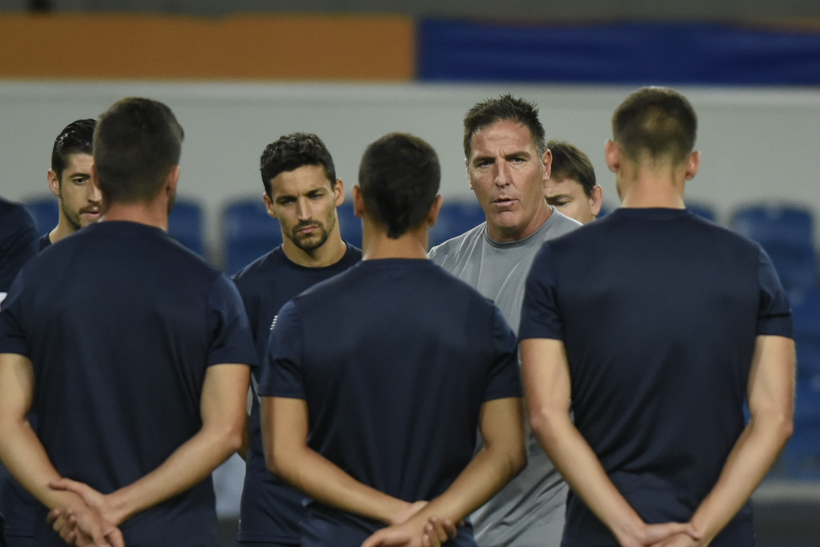 Eduardo Berizzo gives a team-talk to the players