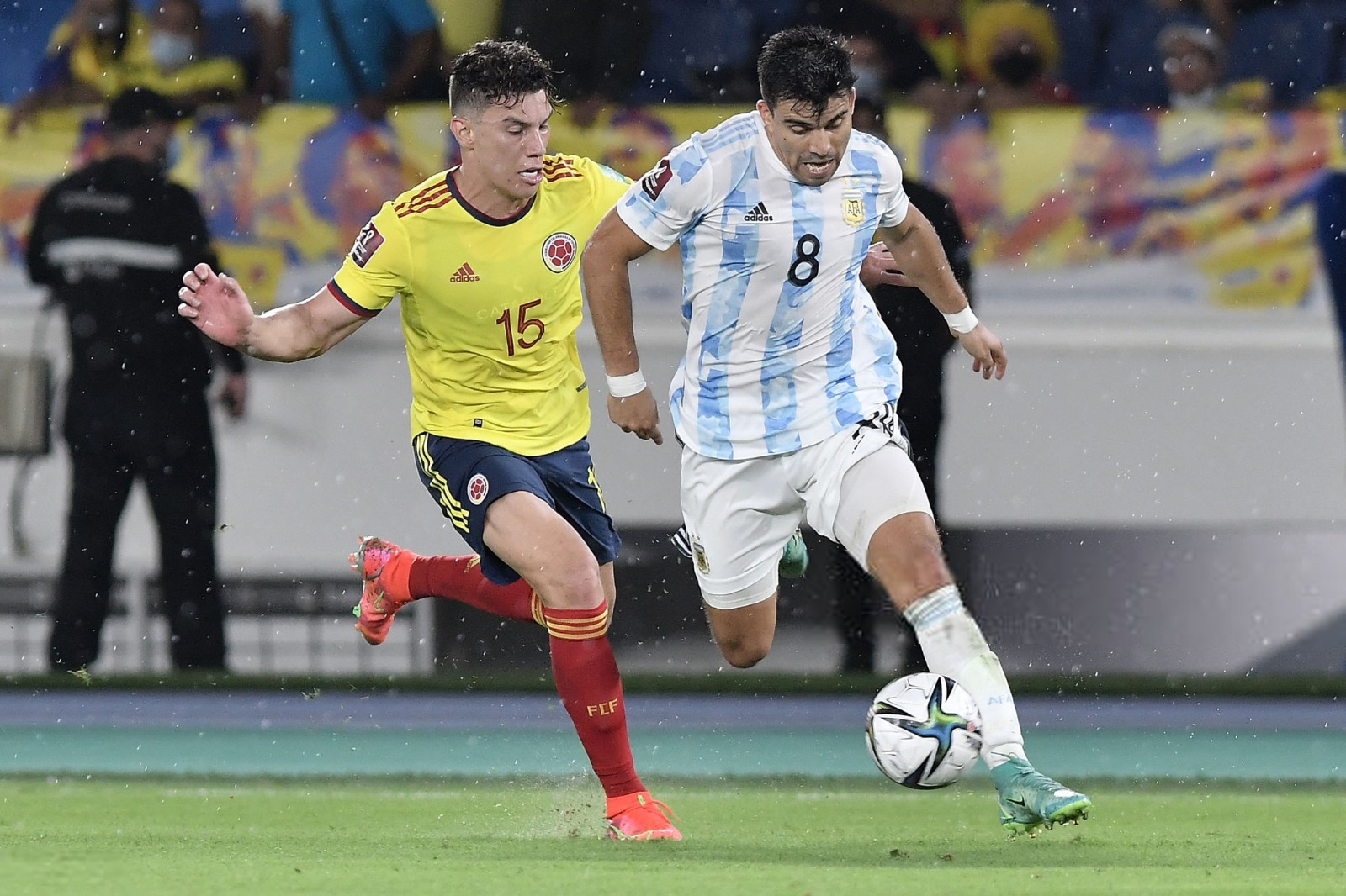 Acuña in the match vs Colombia