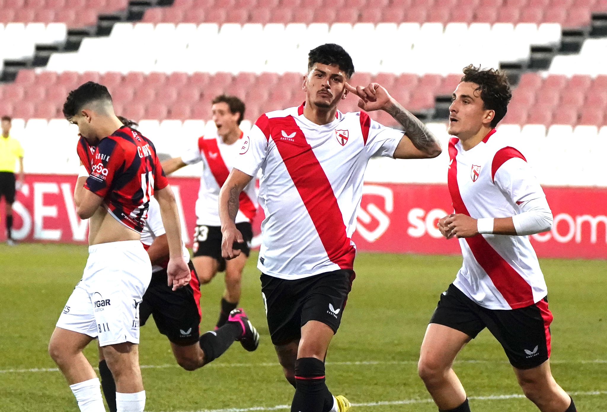 Imagen de Talaverón celebrando un gol