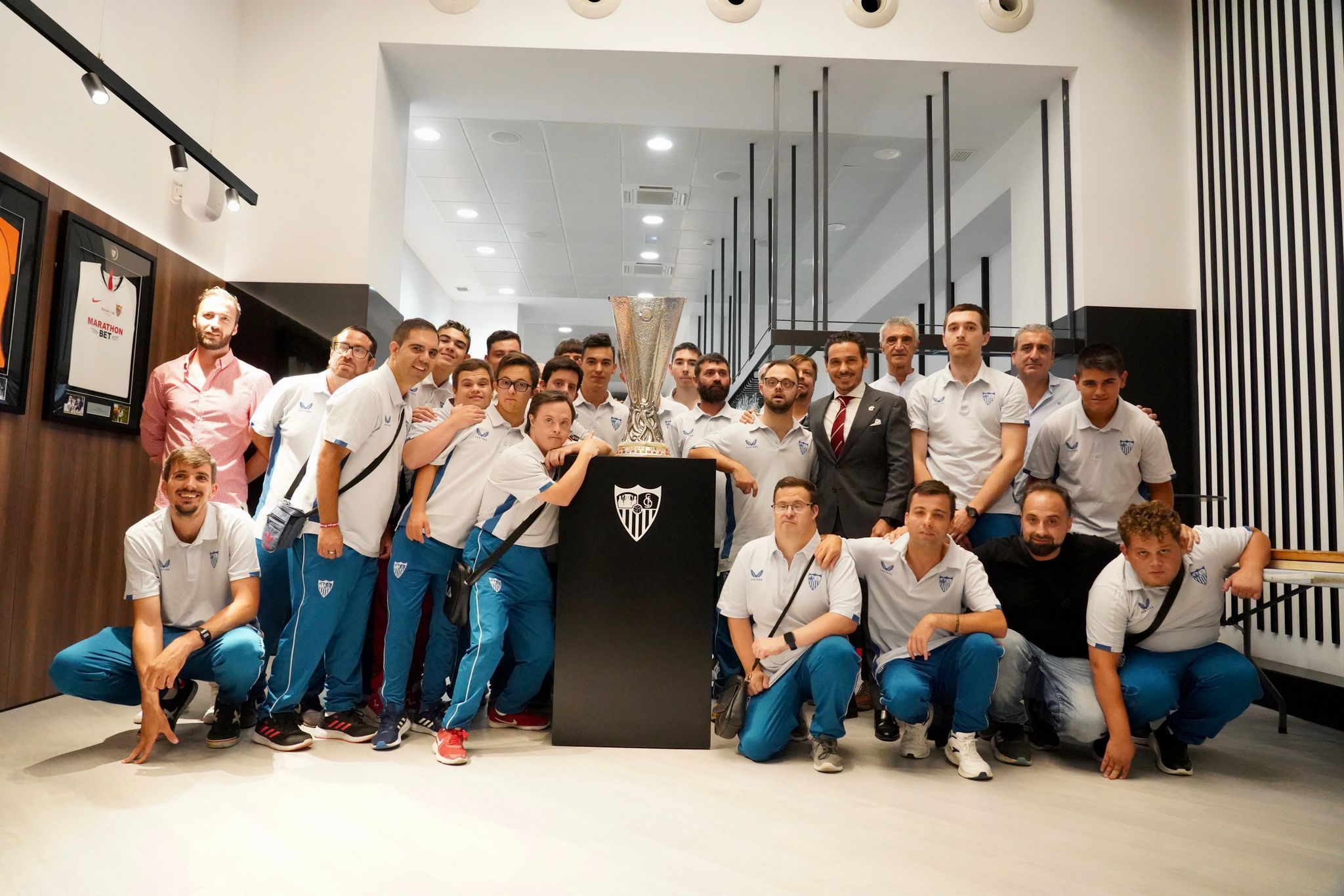 Imagen del Sevilla FC Genuine en la clausura de la temporada