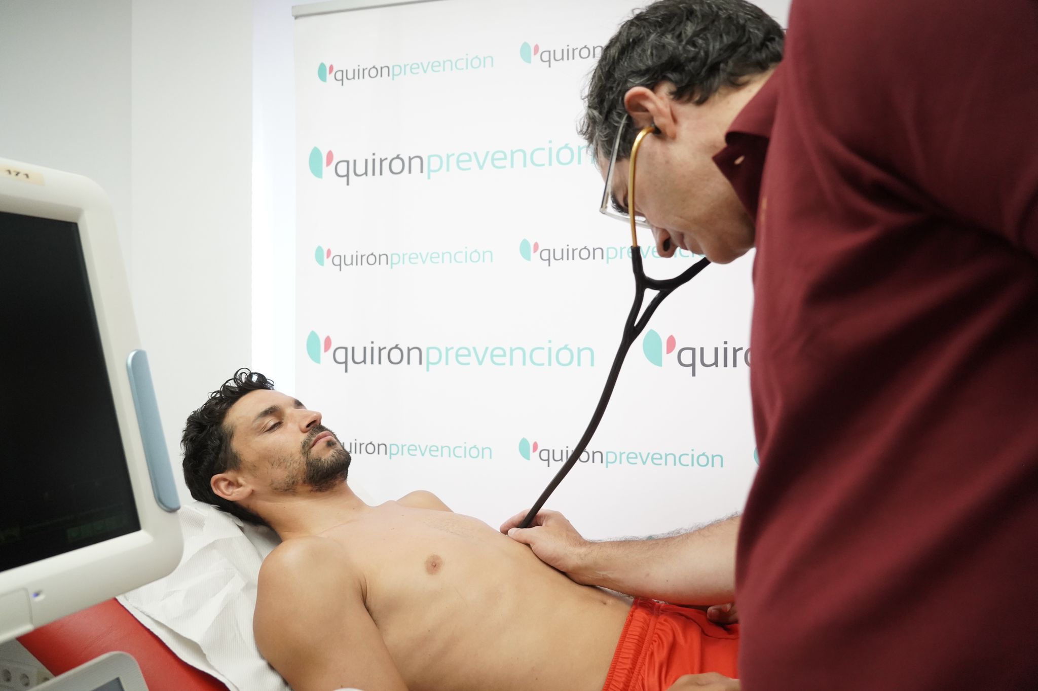 Jesús Navas undergoes medical tests